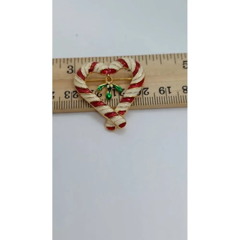 Vintage Robyn Rush candy cane‎ heart brooch